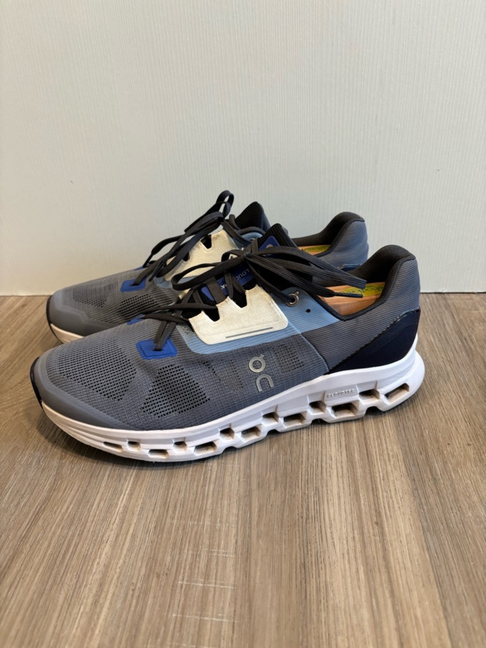 Sold - Picture 3 of 6